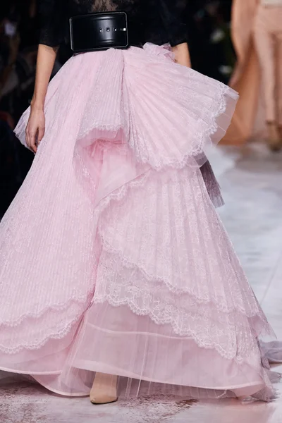 Look 99
